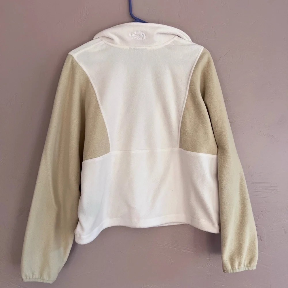 The North Face Beige and White Fleece Pullover - Picture 6 of 6